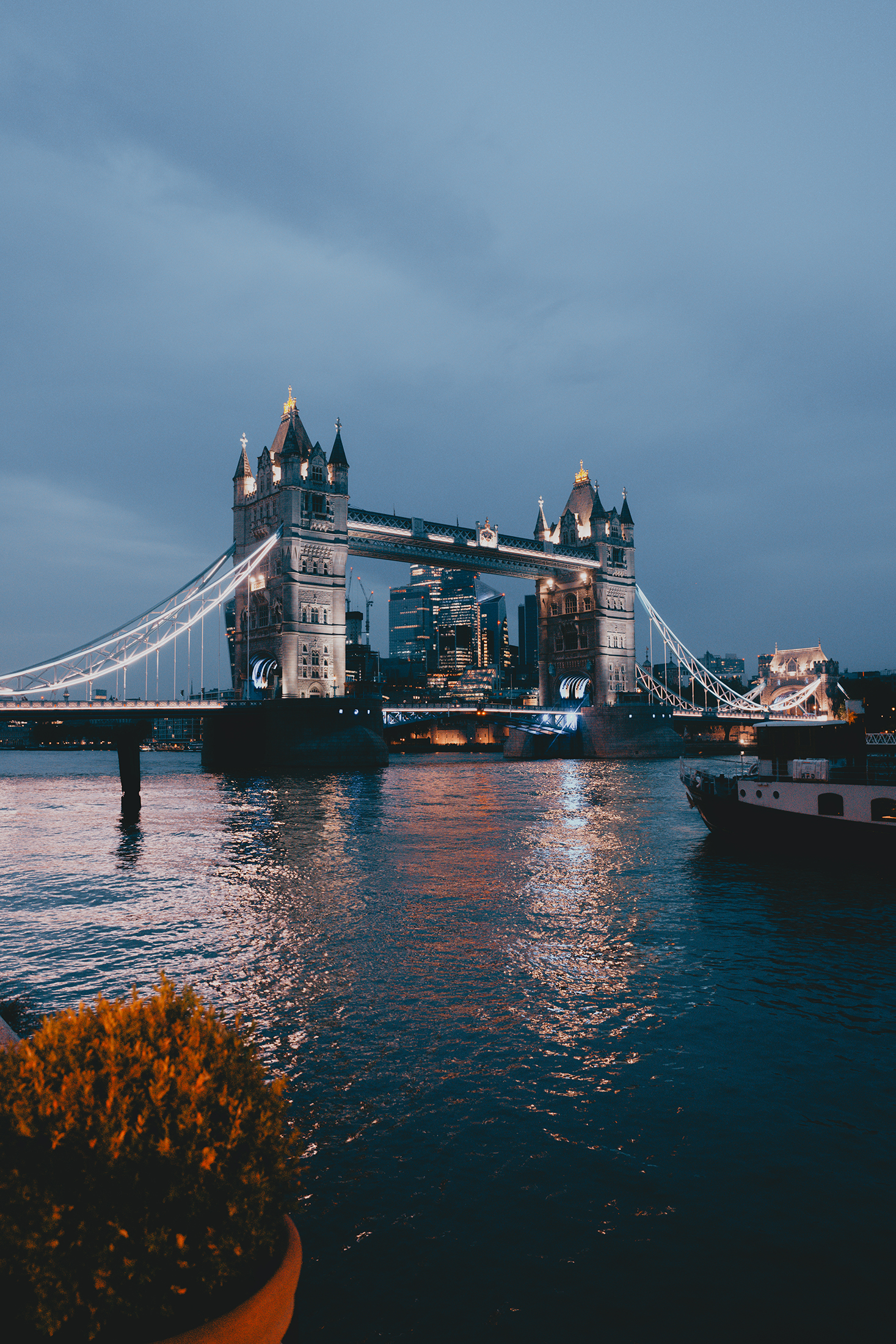 Night shot of London bridge