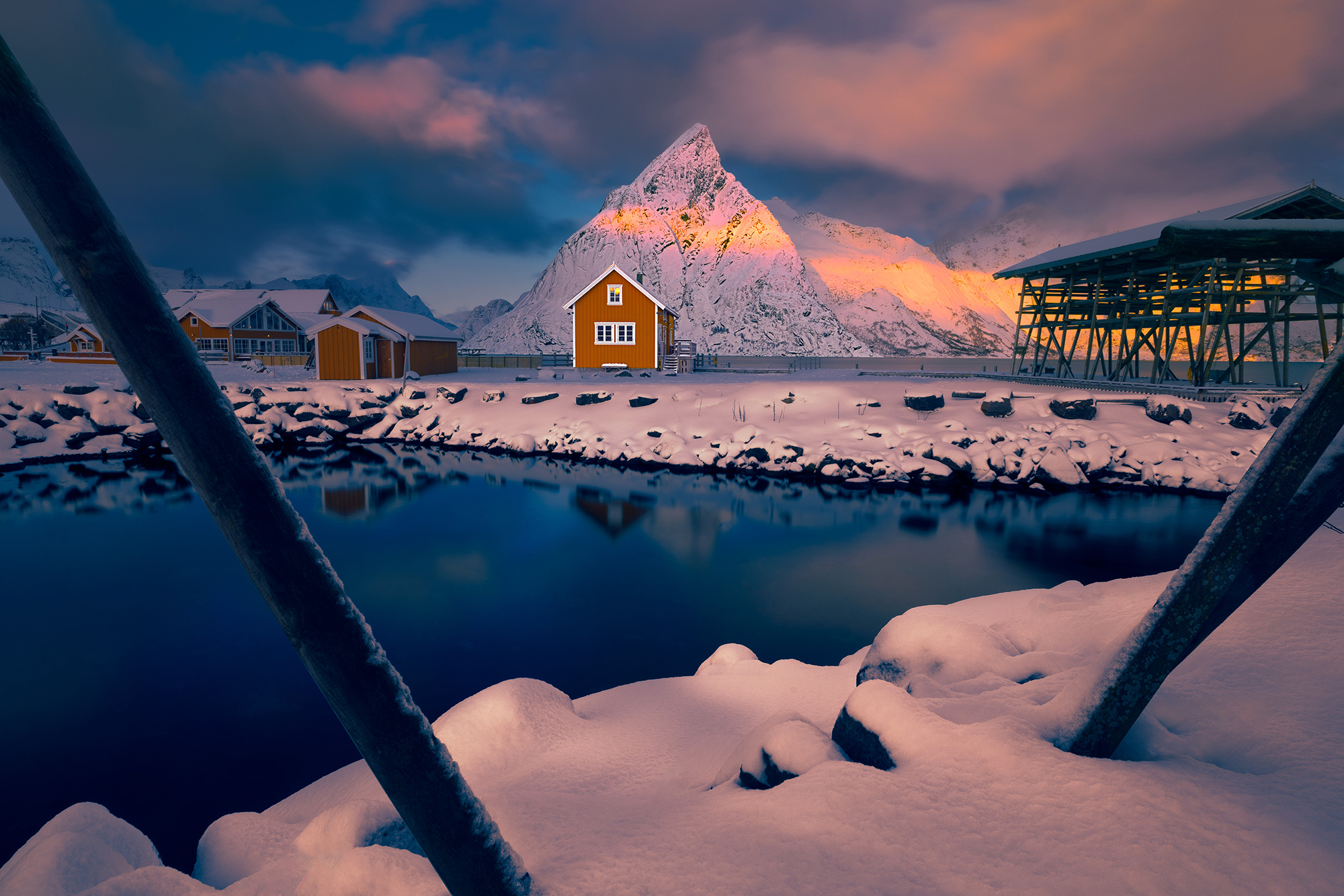 SAKRISØY RED HOUSE